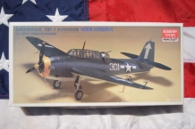 images/productimages/small/GRUMMAN TBF-1 AVENGER Academy 1651 doos.jpg